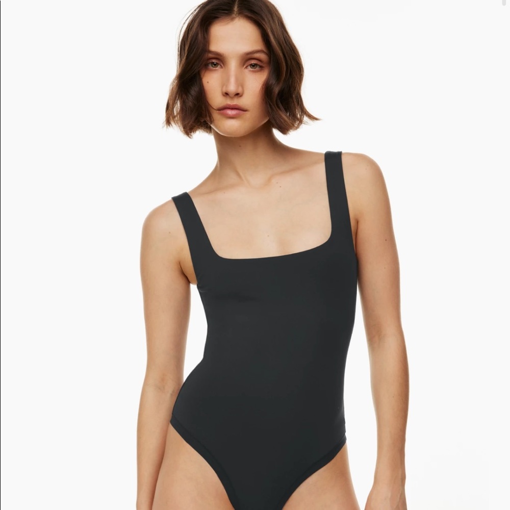 Aritzia Babaton Square Neck Bodysuit